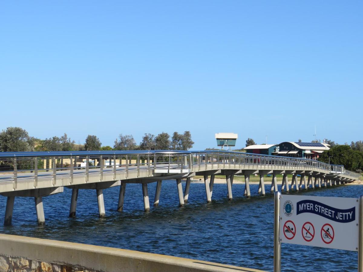 Lakes Entrance Waterfront Cottages With King Beds Exterior foto