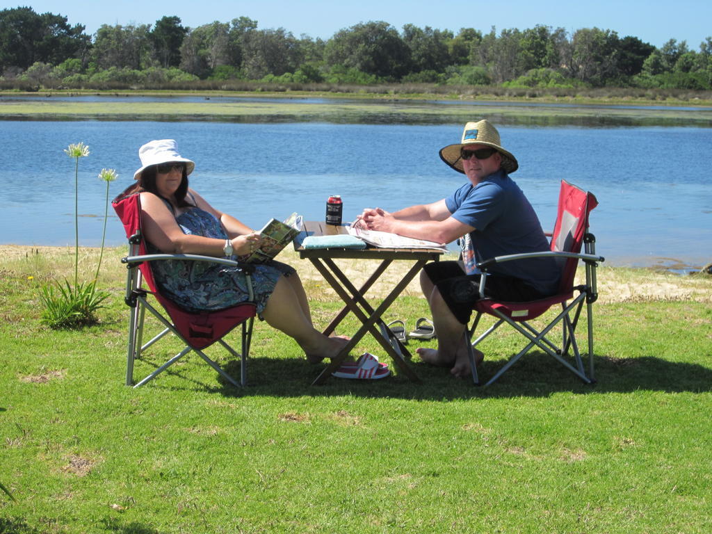 Lakes Entrance Waterfront Cottages With King Beds Exterior foto